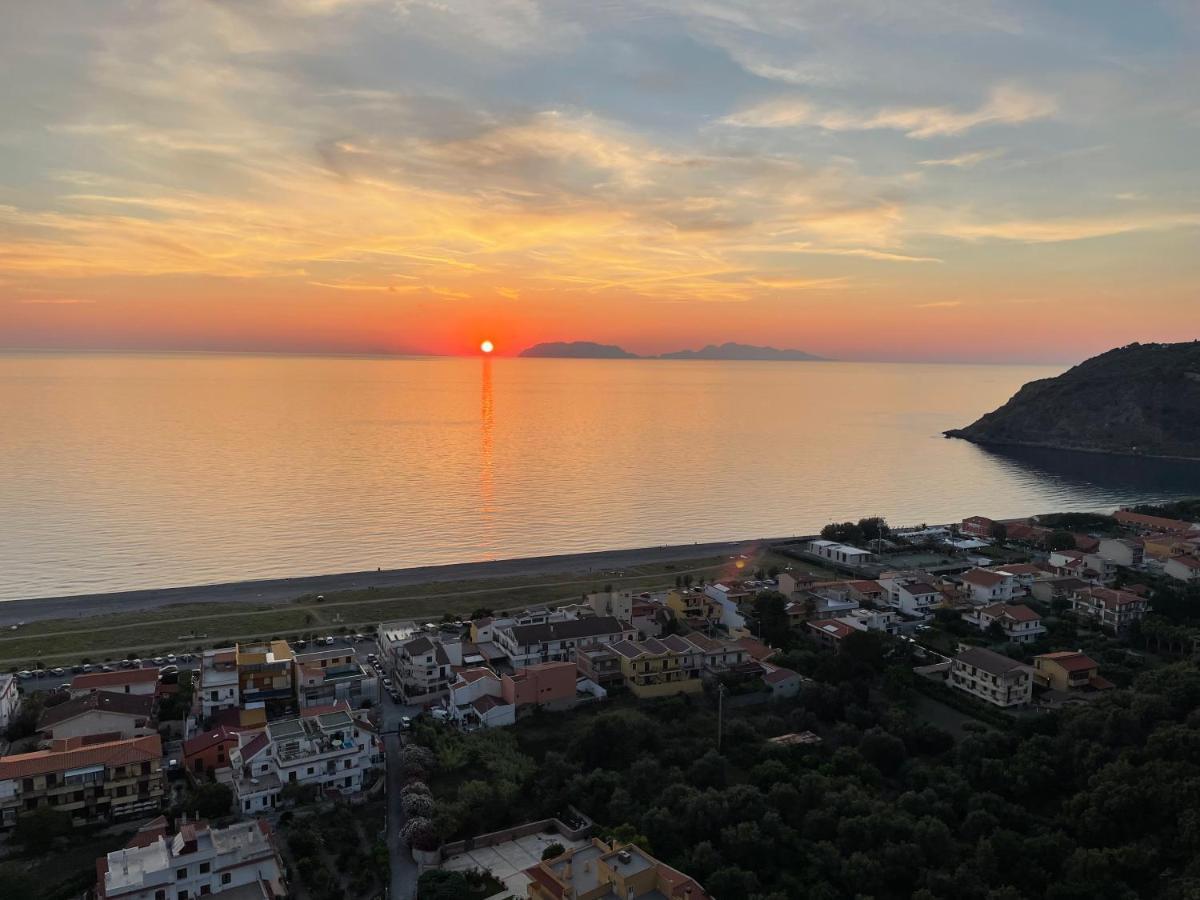 I Mezzanini Di Palazzo Bonaccorsi Apartman Milazzo Kültér fotó